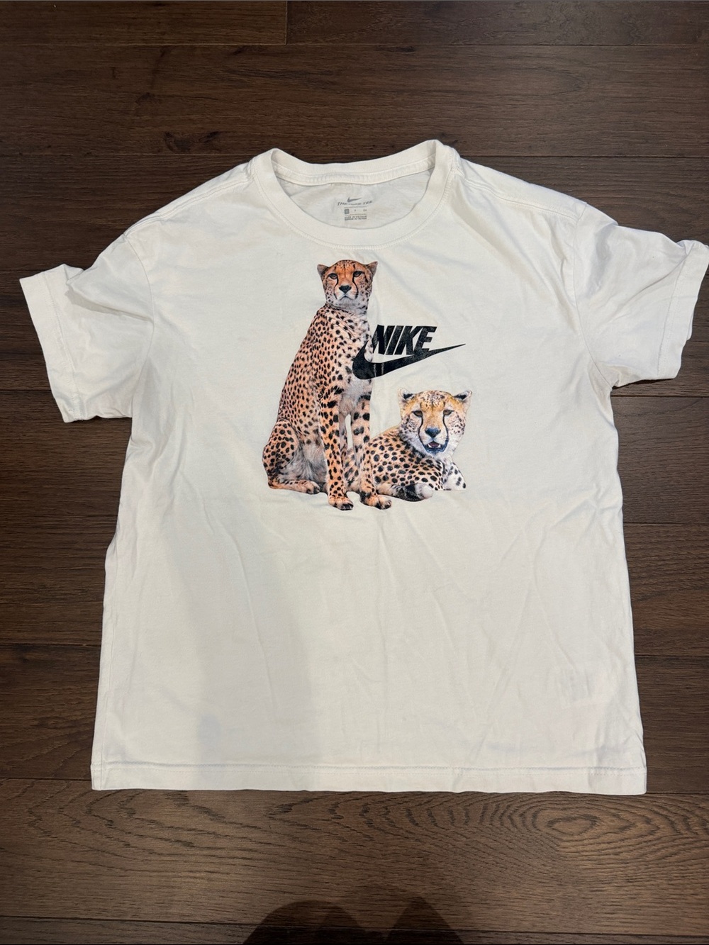 Nike Oversized White Cheetah Print T-Shirt Size Small - C1-502